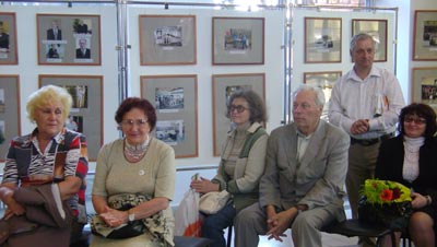  Ветераны атомной отрасли на выставке вспомнили славные годы. (Фото Нины Князевой)