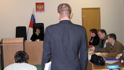 Судья Е. Никишина: «А где ваш адвокат?» (Фото Ю. Викториновича)