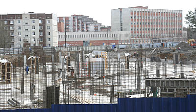  Идет строительство (Фото Юрия Шестернина)