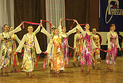  В постановках образцового ансамбля «Задоринки» было много национального колорита (Фото Анны Митченко)