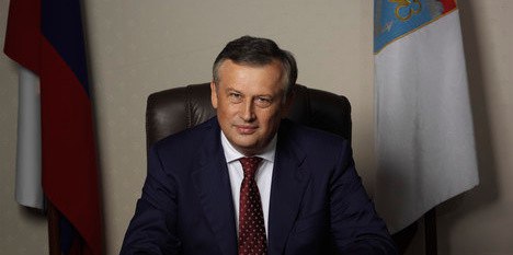 Губернатор Ленобласти поздравил жителей с Крещением и окунулся в прорубь Губернатор Ленобласти поздравил жителей с Крещением и окунулся в прорубь