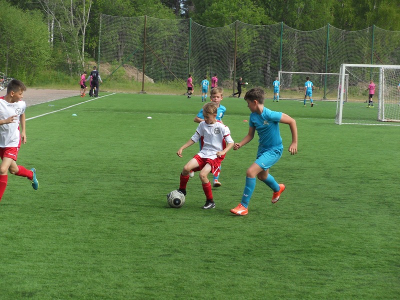 В Сосновом Бору прошел детский турнир памяти основателей российского футбола