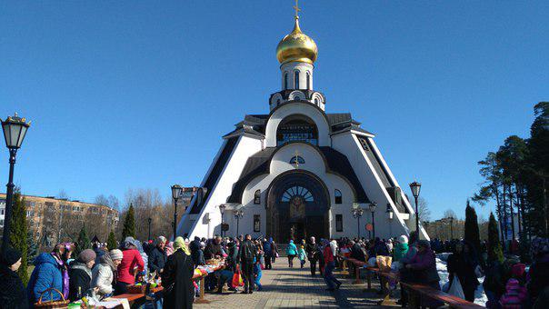 Сегодня православные Соснового Бора отмечают светлый праздник Пасхи