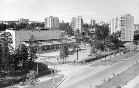 Панорама с «Современником» была долгое время визитной карточкой города. Фото Александра Ахламова