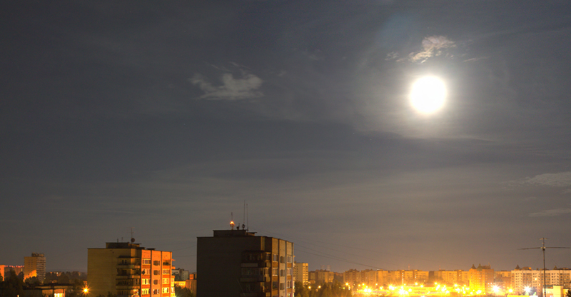 Россияне увидят как Луна приблизится к Земле