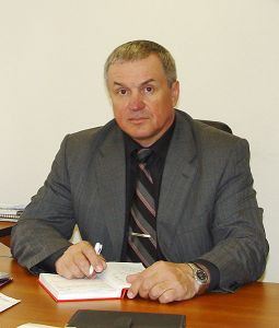 С 2001 года стационаром № 3 руководит подполковник медслужбы Сергей Юрченко