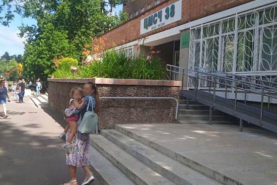 В Сосновом Бору вновь эвакуировали ЦМСЧ-38 после сообщения о ...