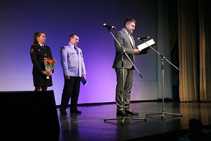 Сотрудники полиции Соснового Бора получили заслуженные награды