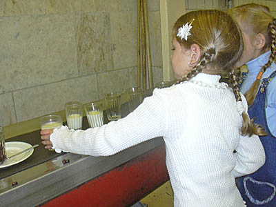 Российское молоко для здоровья не опасно. (Фото Натальи Козарезовой, архив «Маяка»)