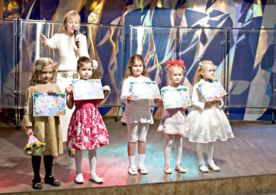  Все девочки получили сертификаты участниц (Фото Наталии Погудиной)