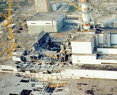 Реактор после взрыва.