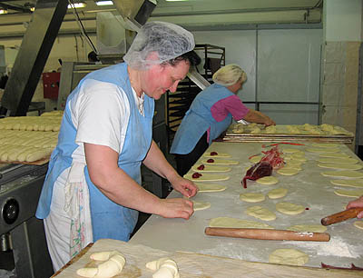 Изделия «Хлебной усадьбы» хранят тепло человеческих рук (Фото Натальи Козарезовой)