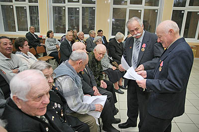  Ветераны вспоминали свою комсомольскую юность (Фото Юрия Шестернина)