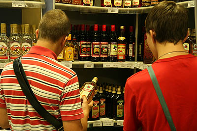 Доступность алкоголя — одна из причин зла (Фото Юрия Шестернина)