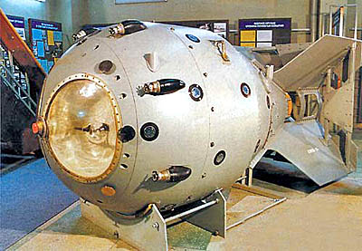  Точная копия первой советской атомной бомбы РДС-1 мощностью 22 килотонны выставлена в Музее ядерного оружия в Сарове 