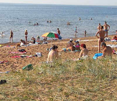 Липовский пляж, по мнению горожан, нуждается в бережном отношении. (Фото Нины Князевой)