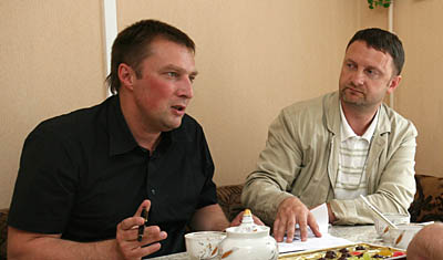  В. Блинов (слева) и С.Худяев попали в кадровый резерв страны (Фото Юрия Шестернина)