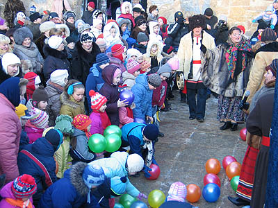  Вся Ратушная площадь была заполнена участниками праздника (Фото Нины Князевой)