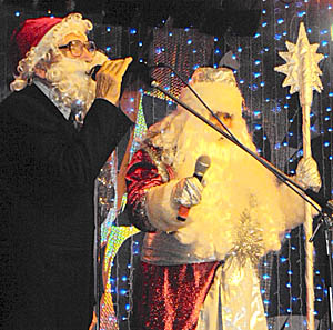  В соперничестве Деда Мороза и Санта Клауса победила дружба (Фото Анны Митченко) 