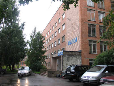  Одна половина здания Космонавтов, 22 (ближе к лицею) находится в федеральной собственности, а другая — в муниципальной.