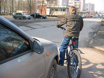  Действия водителя на двухколесной технике часто непредсказуемы (Фото Виктора Поповичева)