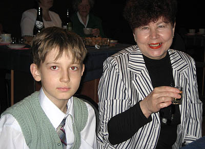  Семья Коноваловых (Раиса Николаевна и внук Саша — мечтает стать врачом, как бабушка) (Фото Станислава Селина)