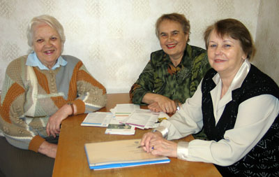 Члены совета руководителей общества «Астматик», слева — Н. М. Страхова. (Фото Нины Князевой)