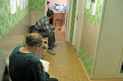 Сейчас бюро медико-санитарной экспертизы ютится в квартирке. (Фото Станислава Селина)