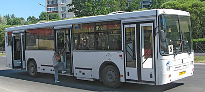  Сосновоборские автобусы давно уже не перегружены пассажирами (Фото Александра Варламова)