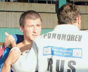 Евгений Станев (слева) и Максим Пономарев — два спарринг-партнера президента Путина. (Фото с rodgaz.ru)