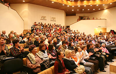  Концерт в зале ВНИПИЭТа прошел при аншлаге (Фото Юрия Шестернина)