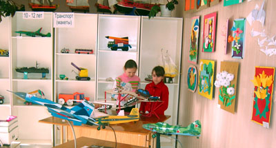 Модели авиационной техники впечатлили даже девочек. (Фото Нины Князевой)