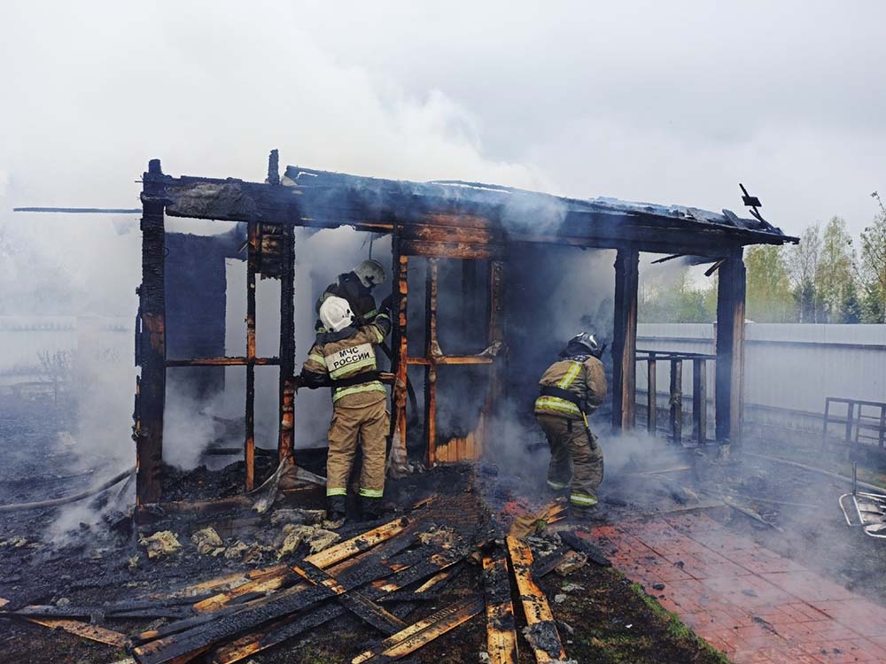 18 мая сгорела баня в деревне рядом с Сосновым Бором