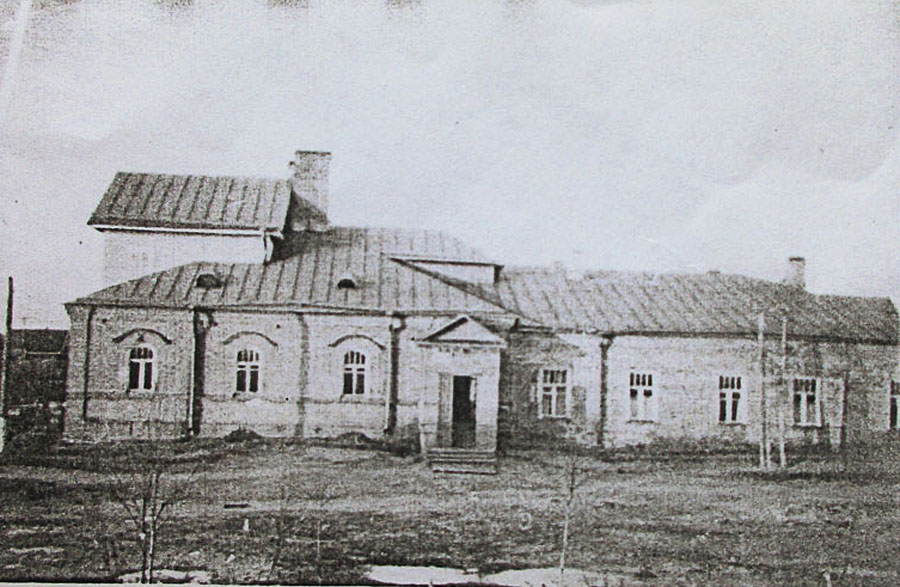 Школа в 1961–1962 годы.  Она располагалась в доме Петрова (фото: Василий Беляев)