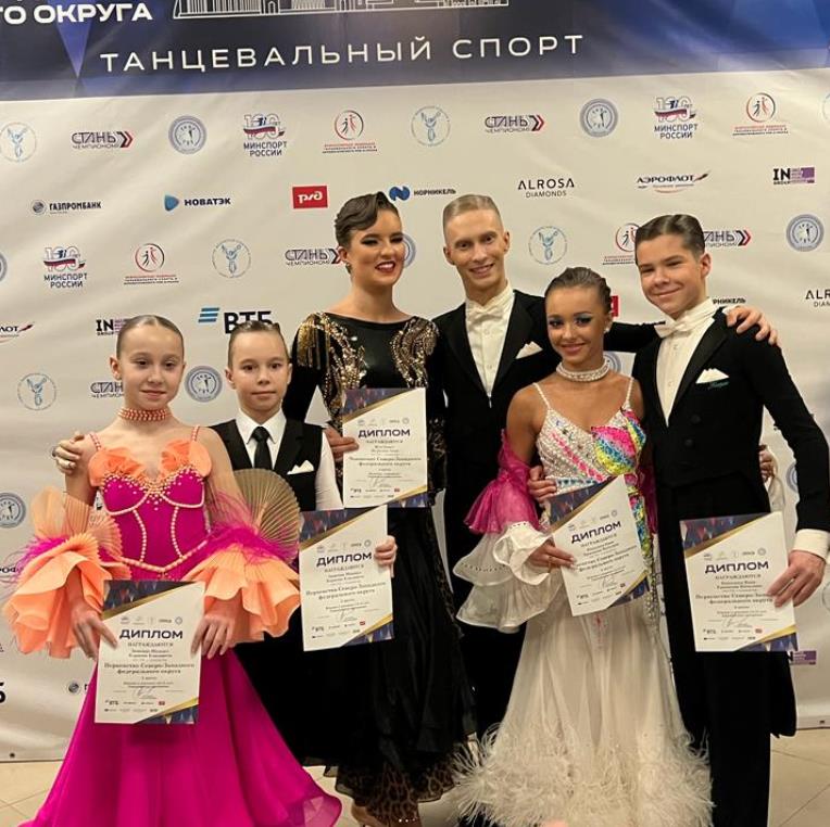 Танцоры из сосновоборского ГТЦ получили путевки на Первенство России