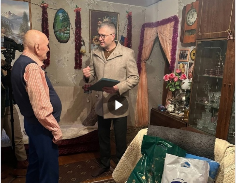 Глава Соснового Бора поздравил с наступающим Новым годом ветеранов Великой Отечественной