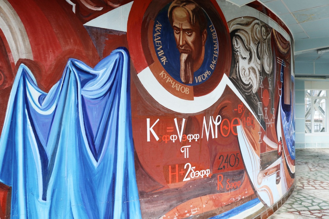 Выставка художника Бушуева, сделавшего на ЛАЭС монументальную роспись в технике горячей энкаустики, открылась в Петербурге 