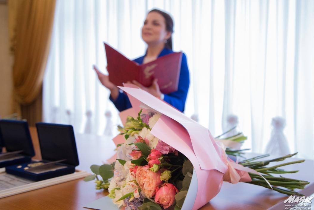 Молодоженам из Ленинградской области подарят путешествие по региону