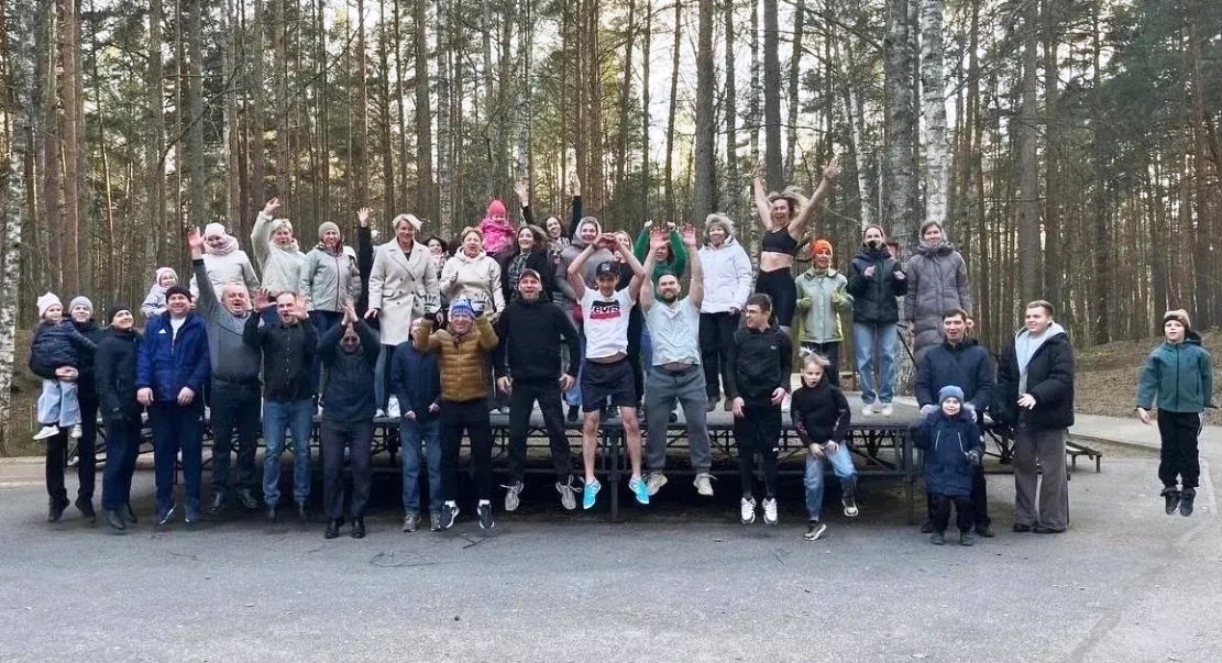 Драйв в самом сердце Соснового Бора: танцевальный мастер-класс прошёл в парке «Белые пески»