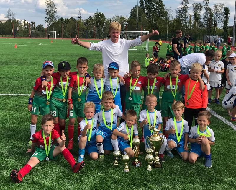 Сосновоборские футболисты добились побед в турнире за «Кубок Ракеты»