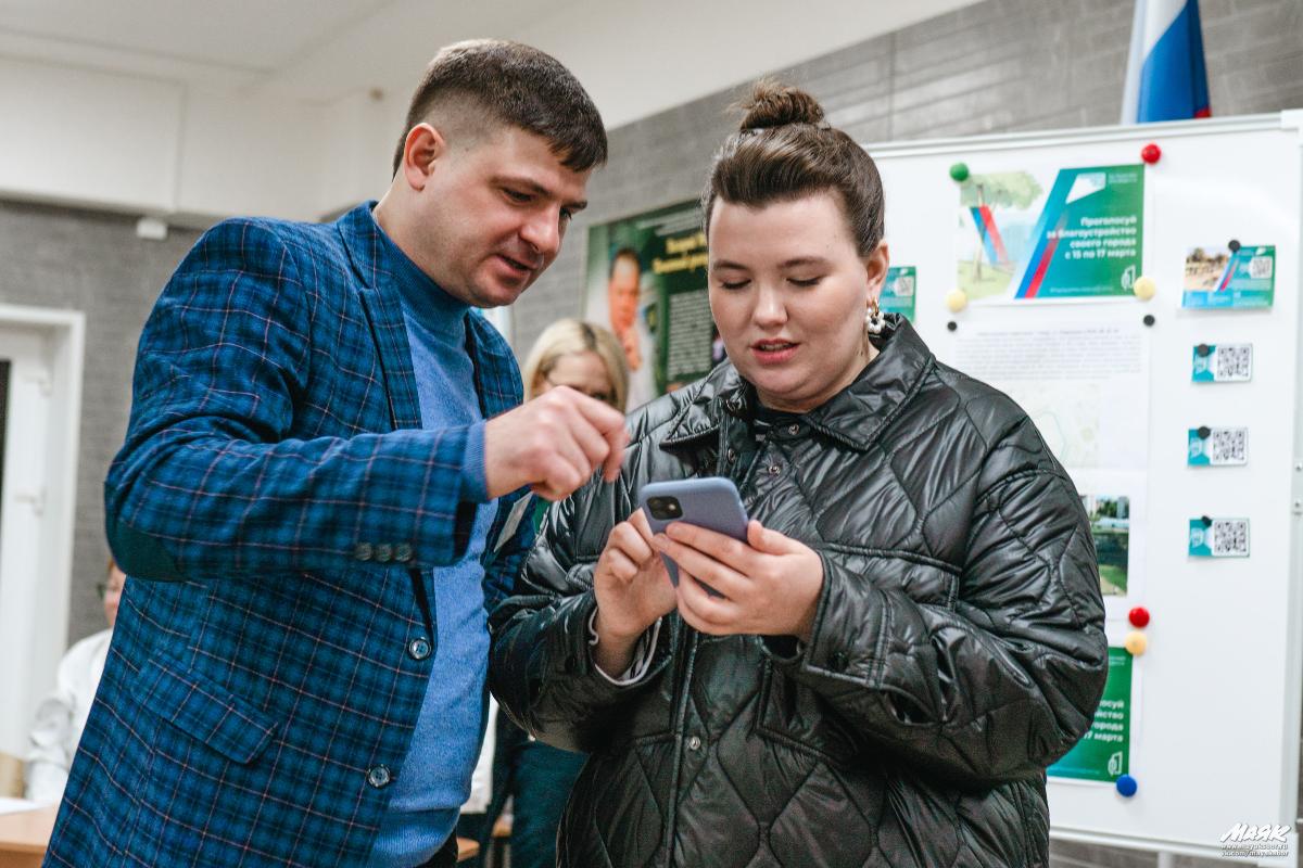 Фоторепортаж: в Сосновом Бору начались выборы президента России |  15.03.2024 | Сосновый Бор - БезФормата