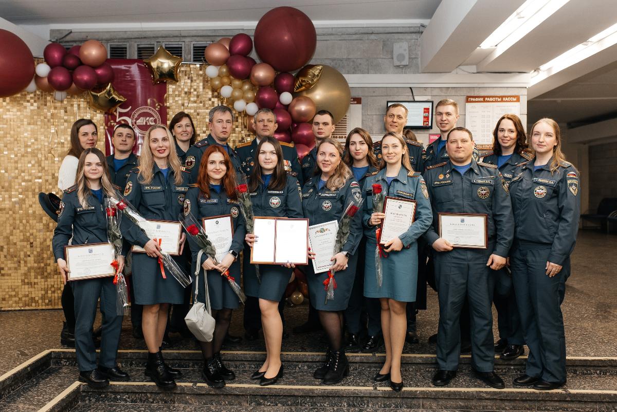 Сухих рукавов! Сосновоборские пожарные отмечают День пожарной охраны