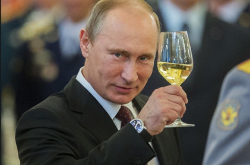 Депутаты Госдумы подарят Путину по розе