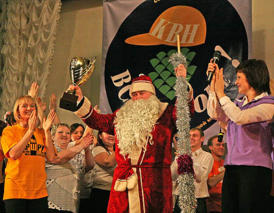  Дед Мороз (Д. Пуляевский): «Победа будет за нами!». (Фото Юрия Шестернина)