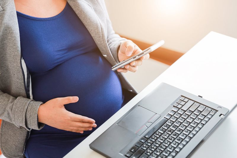 Выплаты по болезни и родам перейдут в онлайн