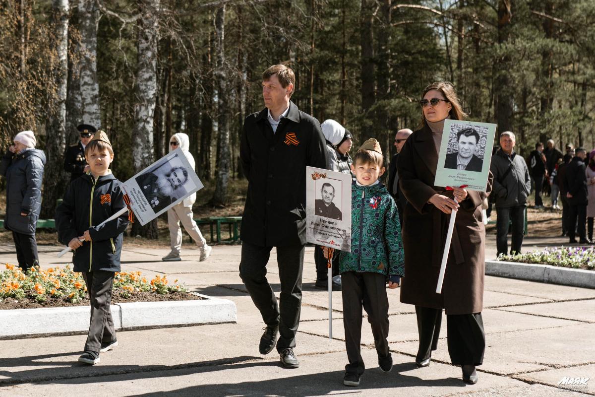 Не забыть подвиг предков. В Сосновом Бору День Победы отметили на памятных  митингах | 09.05.2024 | Сосновый Бор - БезФормата