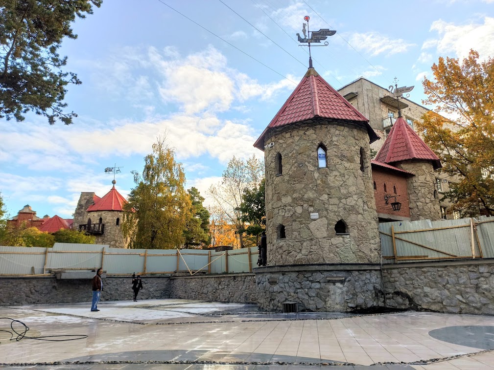 Отремонтированный бассейн в Андерсенграде защитят от вандалов