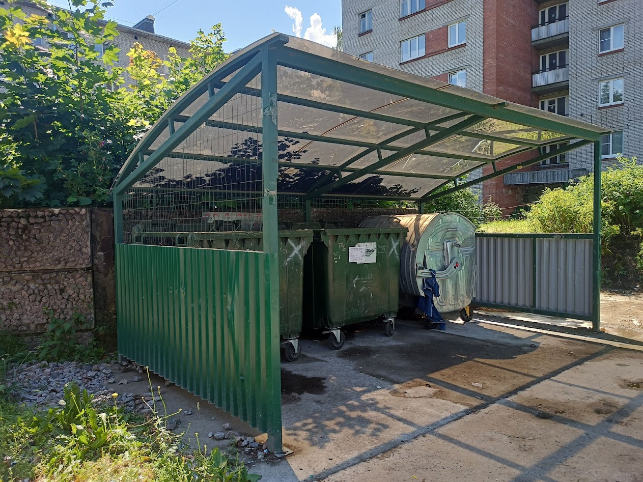 Перевозчики ТКО напомнили сосновоборцам: арбузы отдельно, диваны отдельно