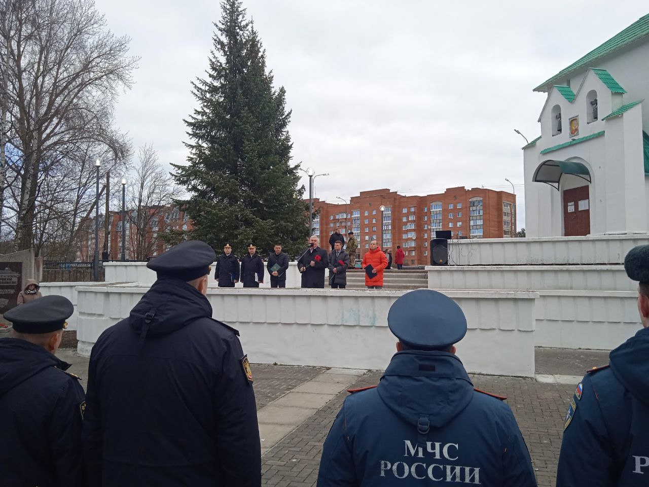 Минута молчания: в городе атомщиков вспоминали погибших подводников