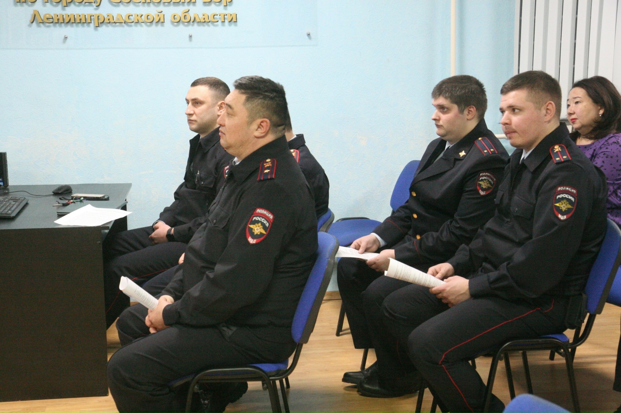Чего не стоит делать никогда. Участковые Соснового Бора рассказали о проделанной в 2025 году работе